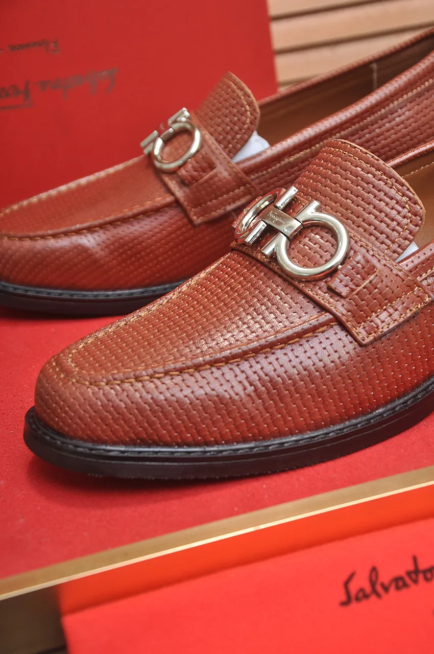 Men's shoes 💰460💶 [Ferragamo/Ferragamo] The latest model in the counter. Original imported open-sided high-quality cowhide hand-woven + imported 🐂 cowhide + original luxury metal buckle + original combined outsole. Comparison without pressure 38--45 (45 custom-made)